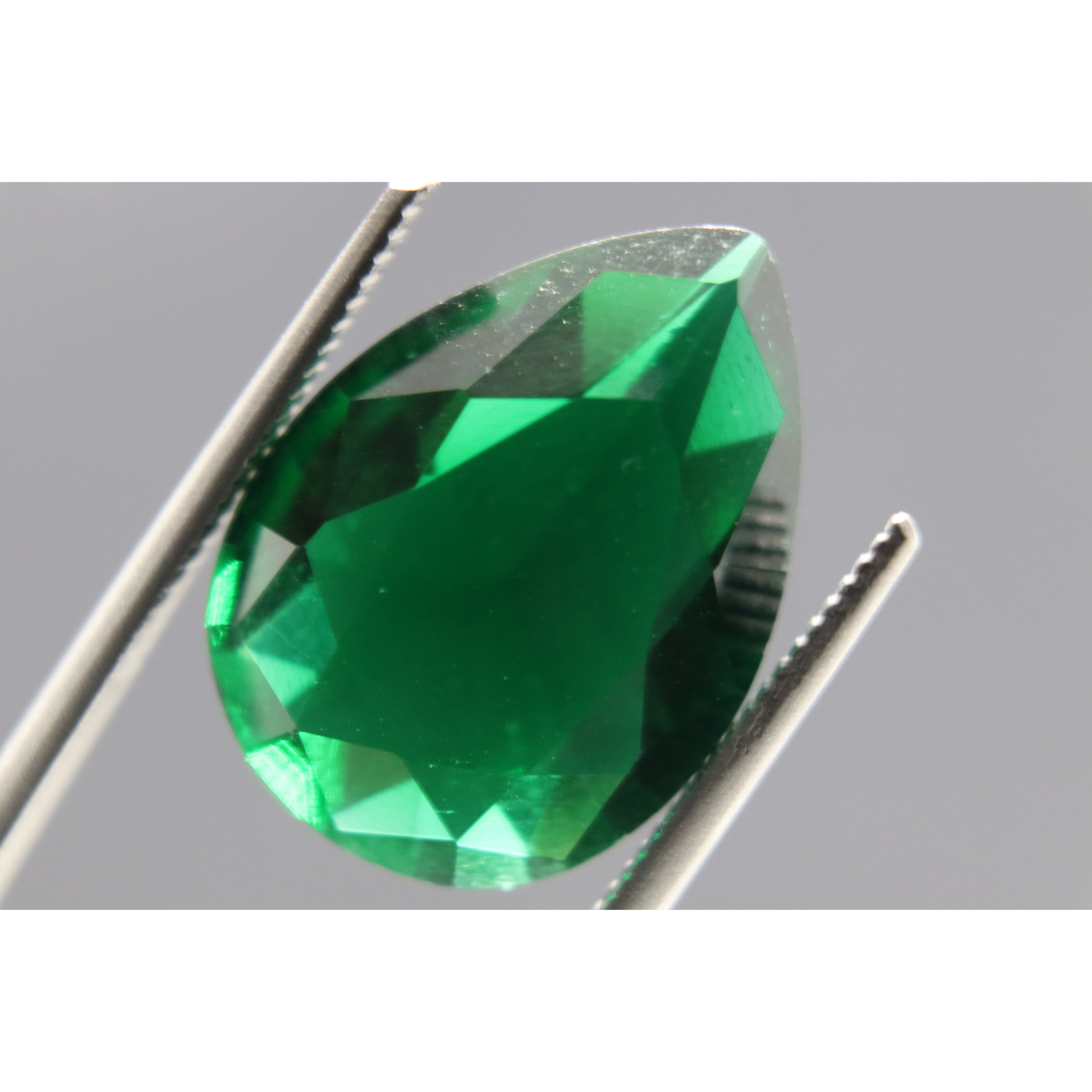 Natural Green Emerald Topaz – 8.15ct Oval Cut | Stunning & Rare Gemstone